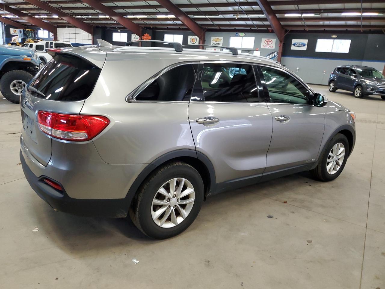 Изображение 3 2016 KIA SORENTO LX 2016 с VIN 5XYPGDA54GG044034
