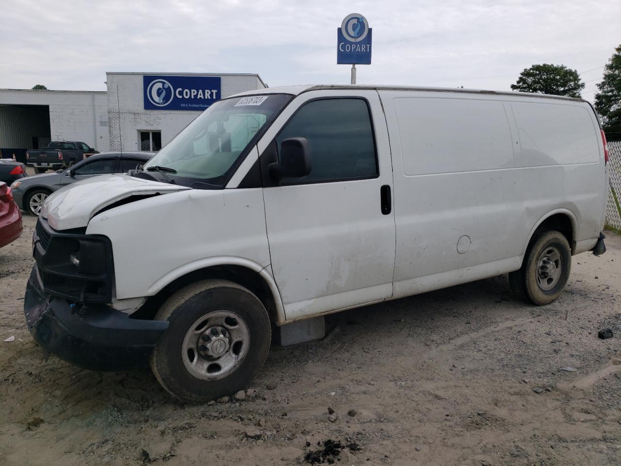 Image 1 of 2015 CHEVROLET EXPRESS G2500  2015 with VIN 1GCWGFCF2F1273159
