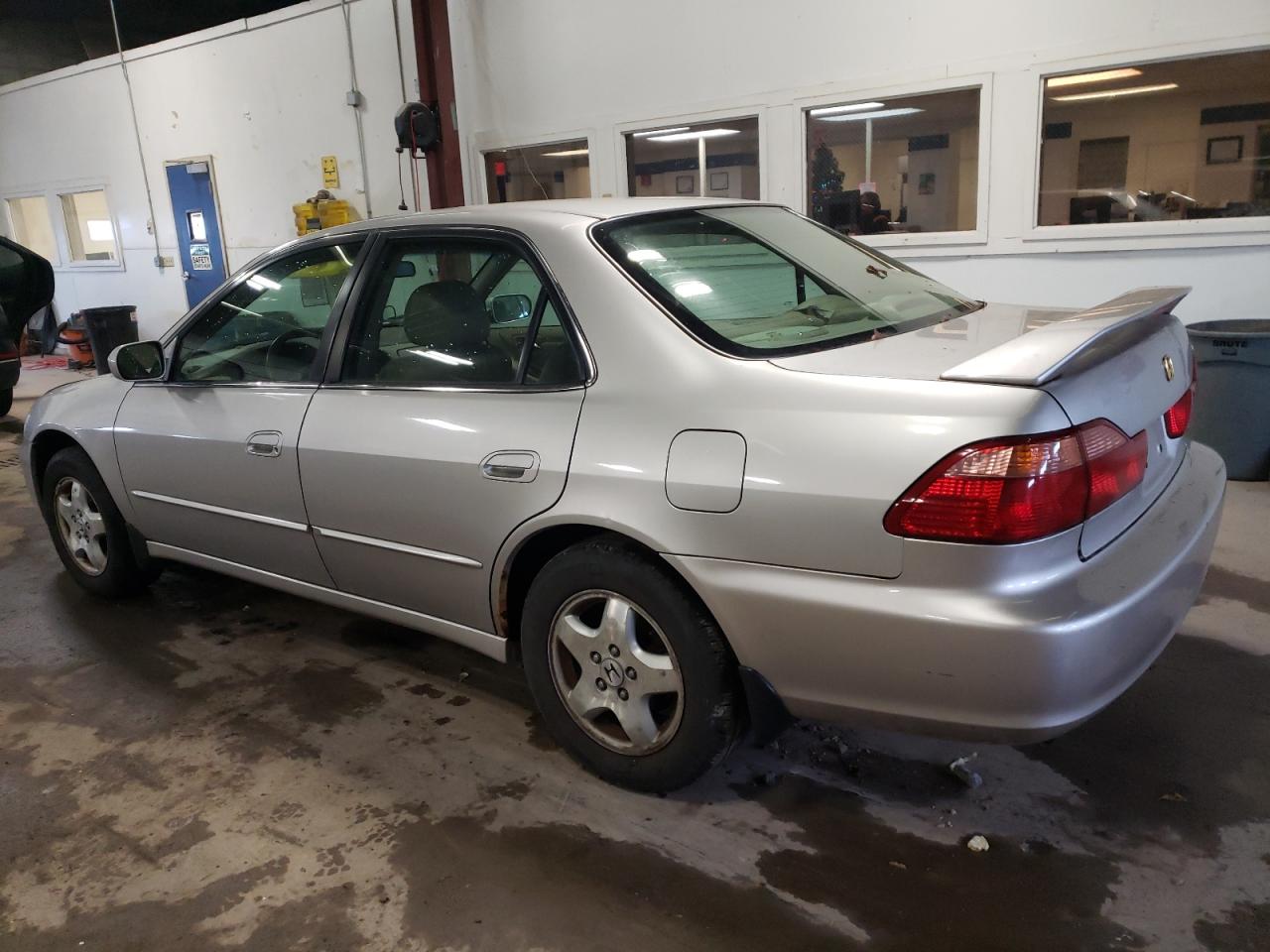 Изображение 2 1998 HONDA ACCORD EX 1998 с VIN 1HGCG1654WA046033