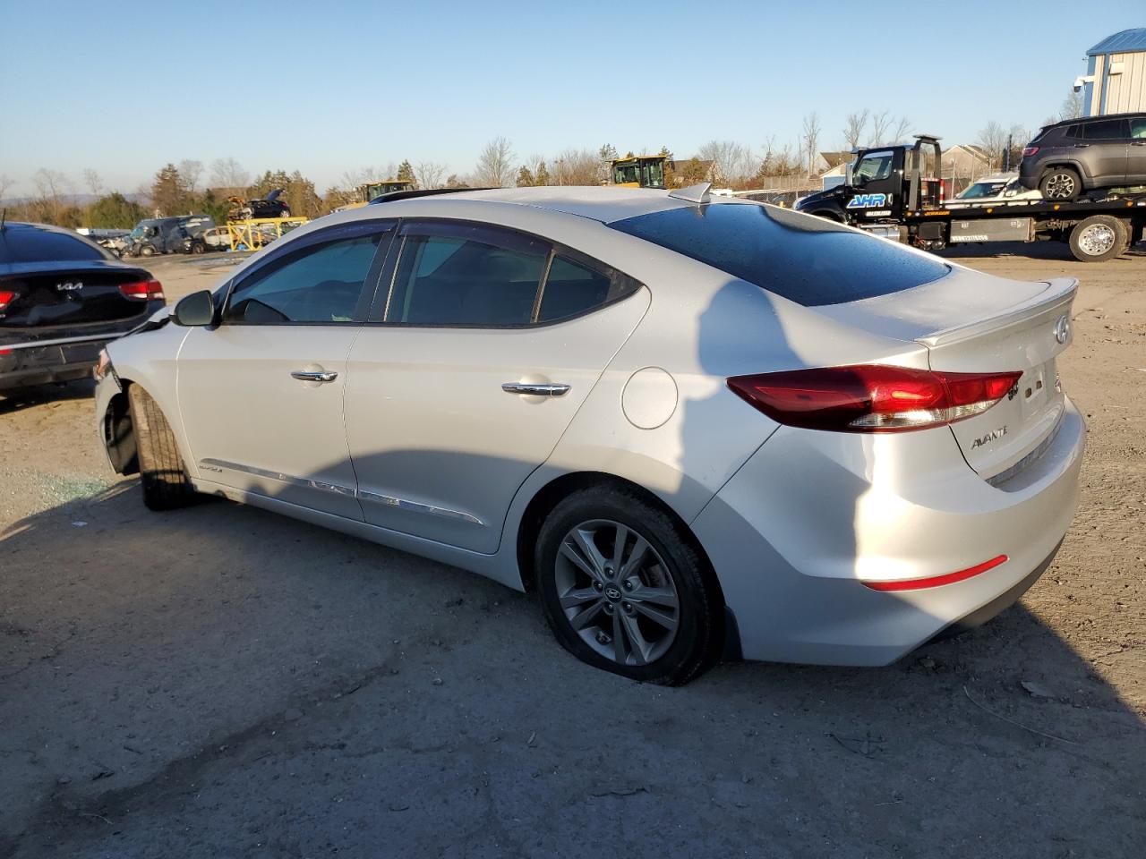 Изображение 2 2018 HYUNDAI ELANTRA SEL 2018 с VIN 5NPD84LF8JH391856