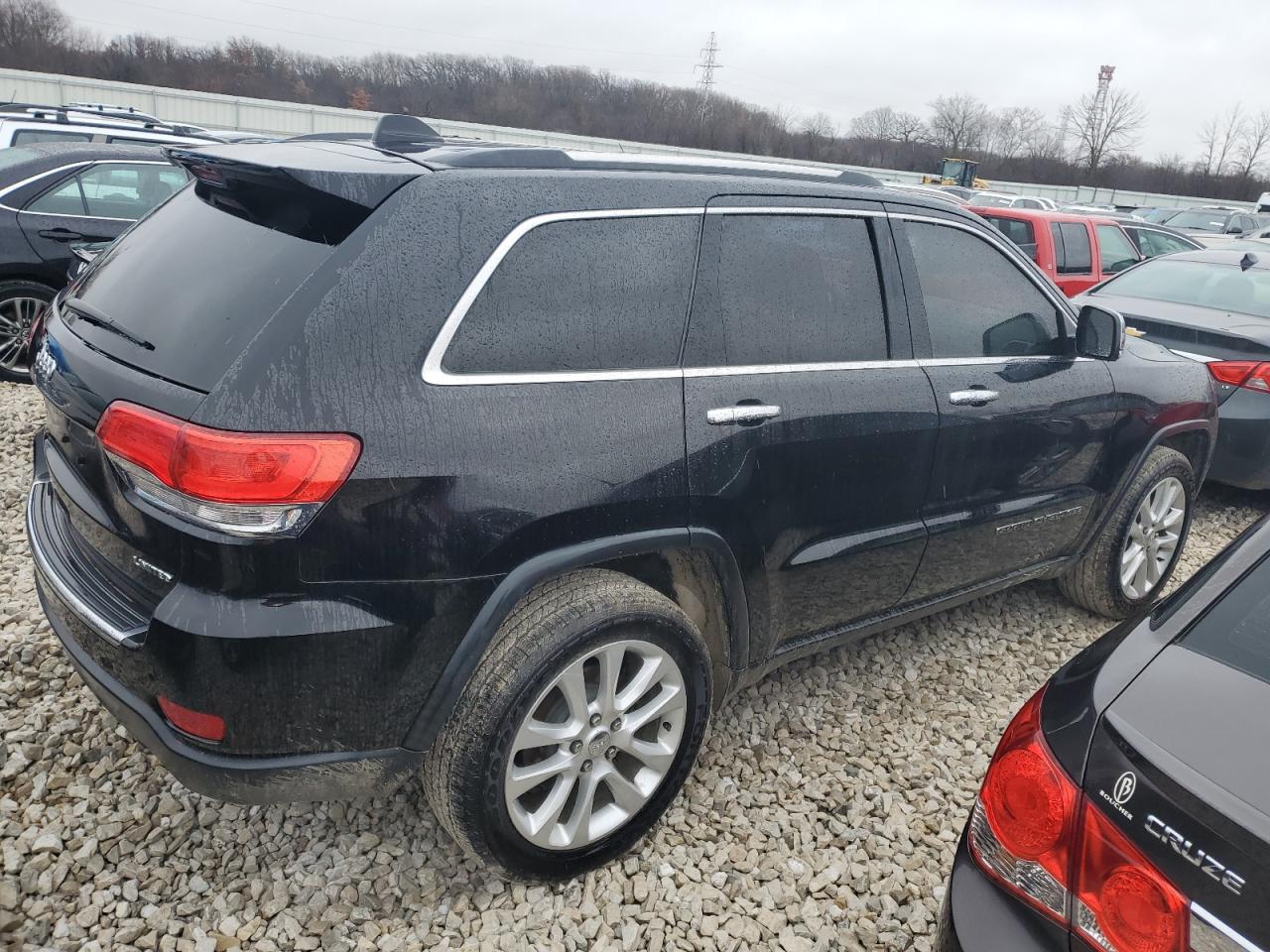 Image 3 of 2017 JEEP GRAND CHEROKEE LIMITED 2017 with VIN 1C4RJFBG8HC624365
