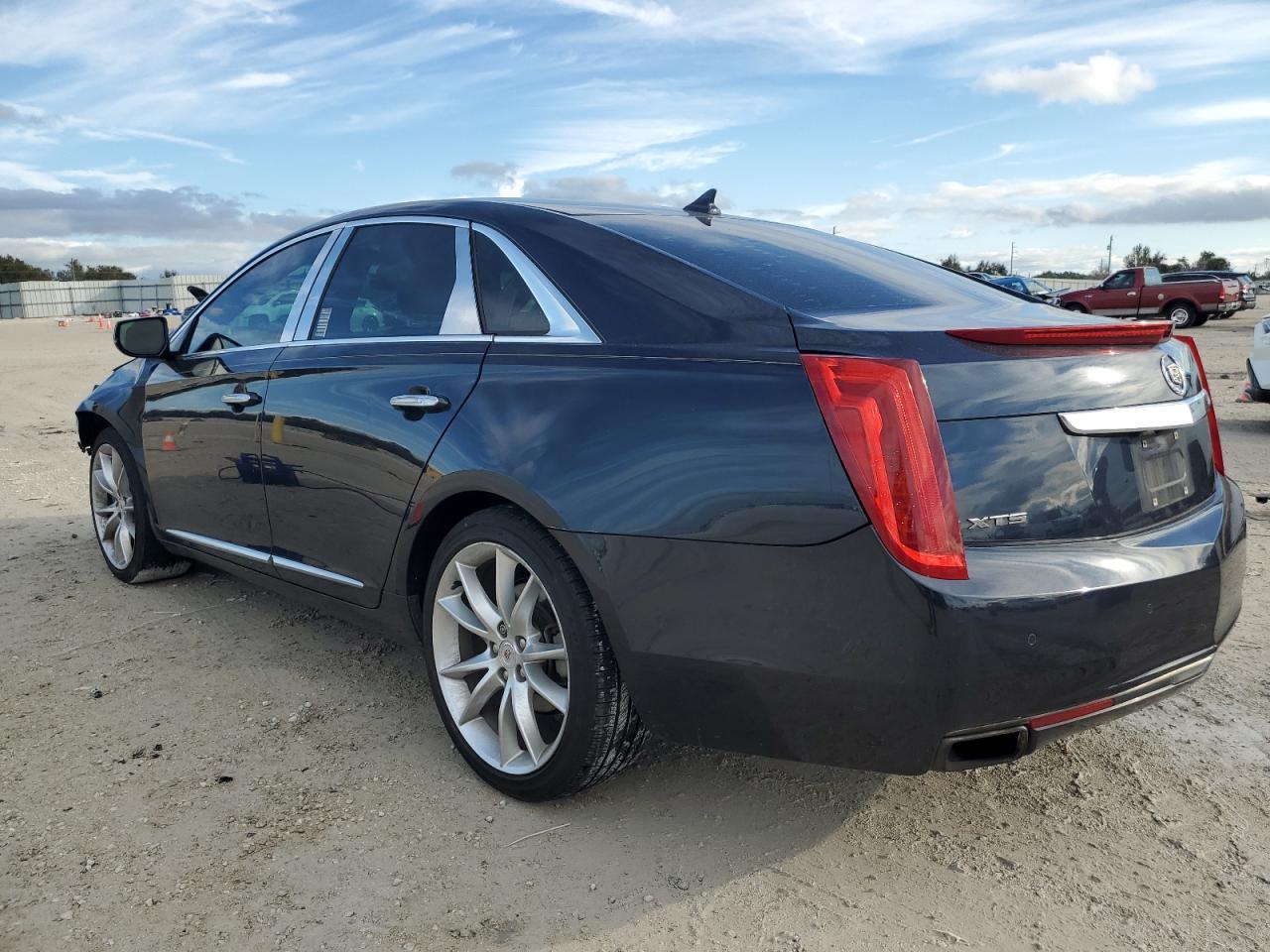 Image 2 of 2013 CADILLAC XTS PREMIUM COLLECTION 2013 with VIN 2G61S5S3XD9140381