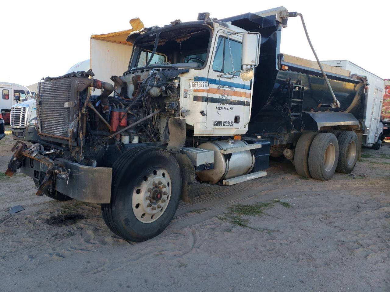 Image 3 of 2000 MACK 600 CH600 2000 with VIN 1M2AA18C0YW132797