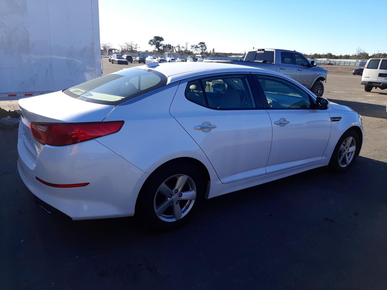 Изображение 3 2015 KIA OPTIMA LX 2015 с VIN KNAGM4A76F5600875