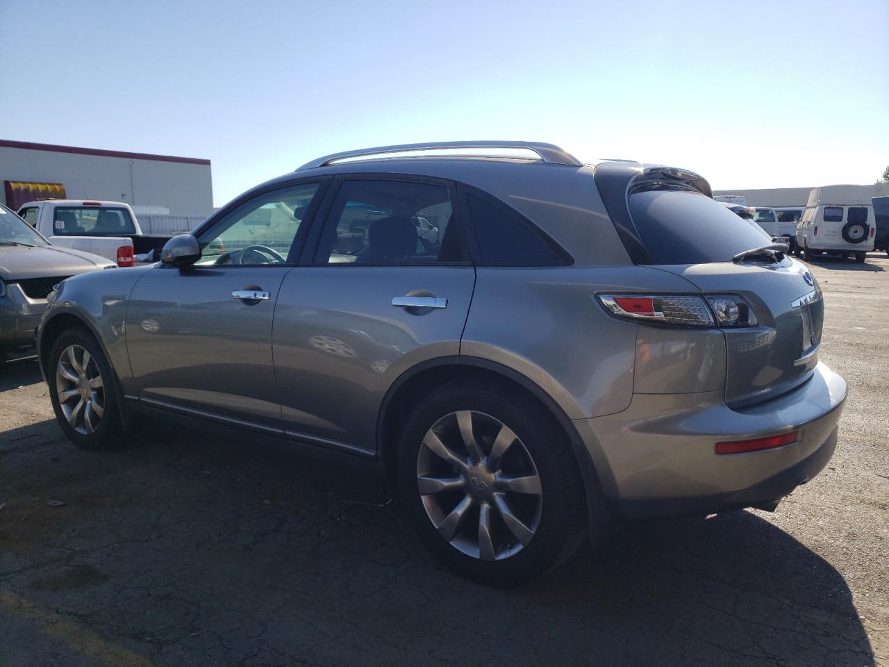 Obraz 2 z 2005 INFINITI FX35  2005 z VIN JNRAS08W65X210589