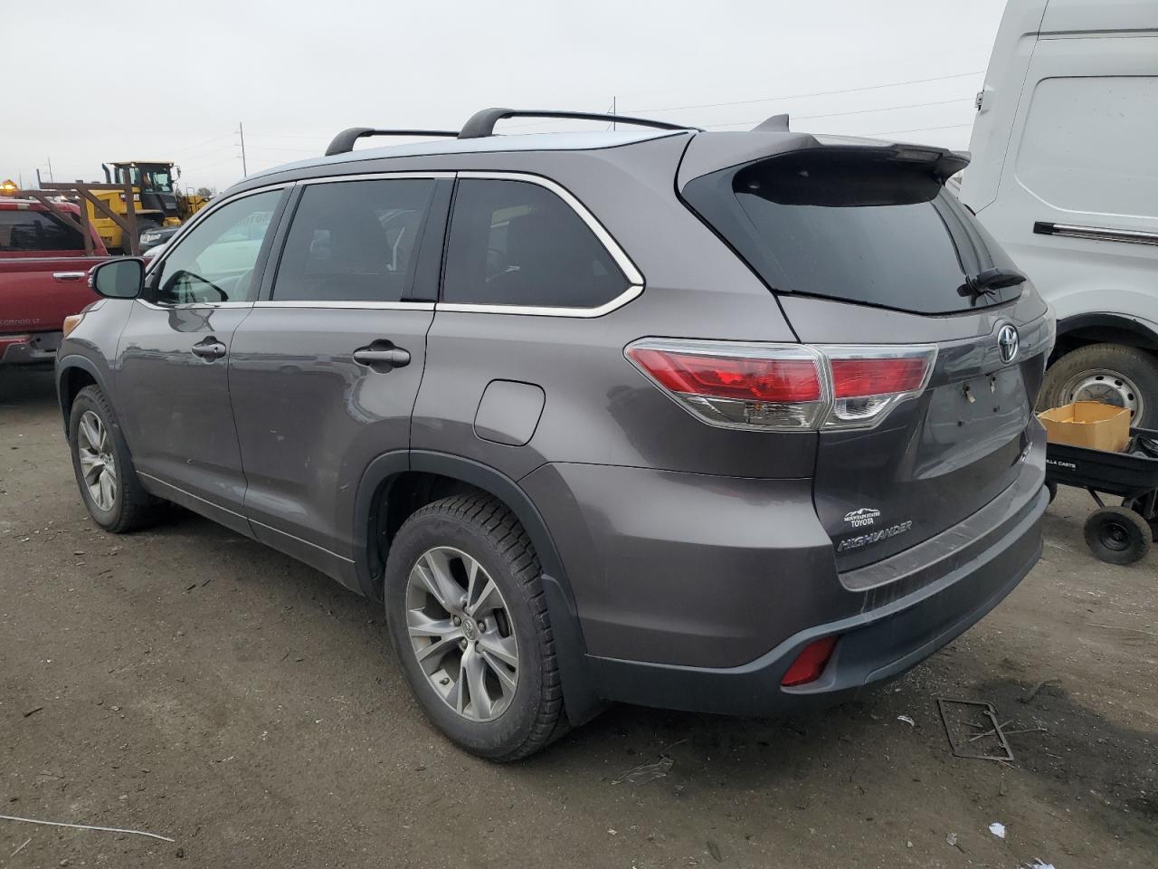 Image 2 of 2015 TOYOTA HIGHLANDER XLE 2015 with VIN 5TDJKRFH4FS123564
