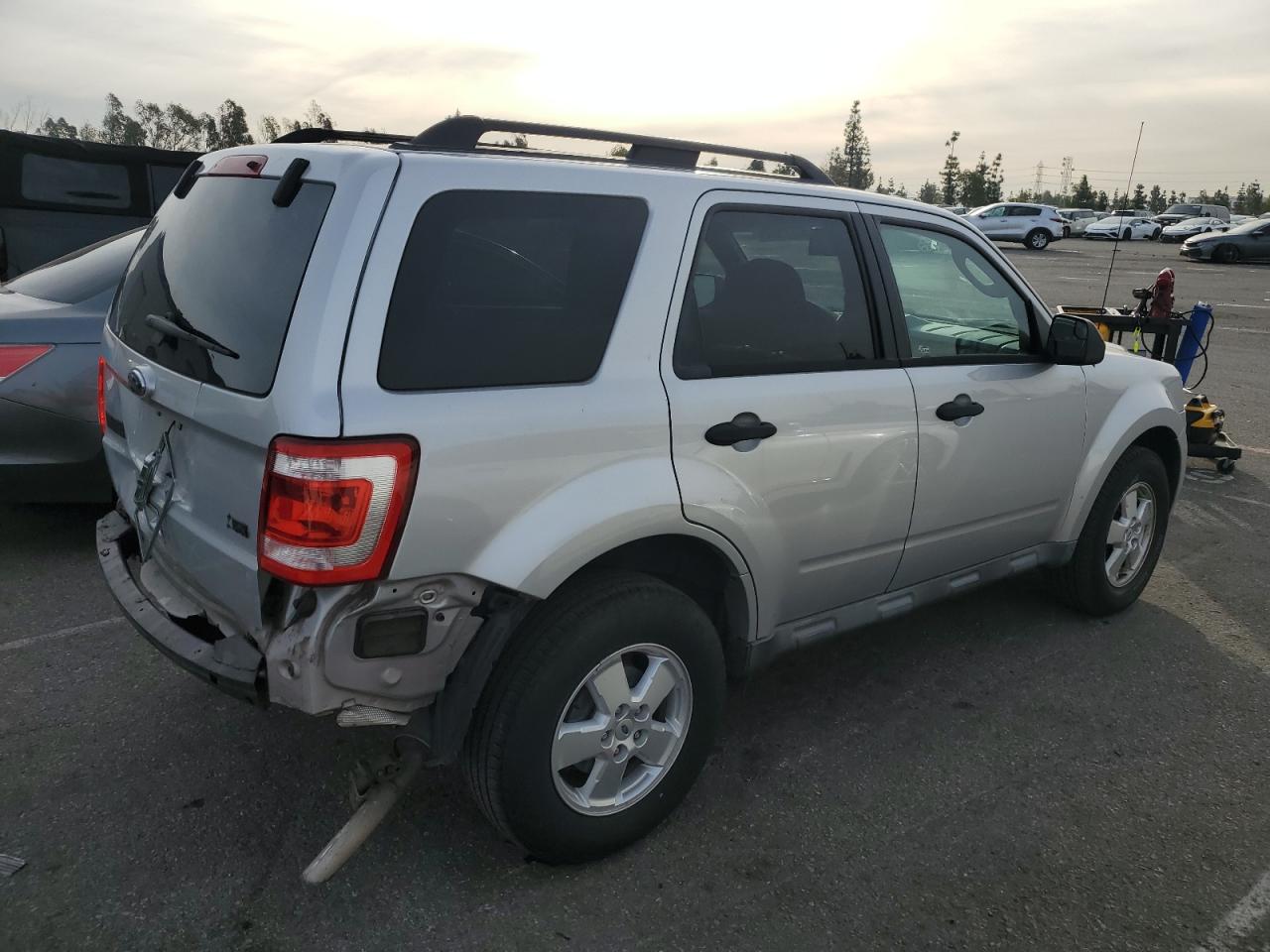 Image 3 of 2011 FORD ESCAPE XLT 2011 with VIN 1FMCU0DG6BKA08180