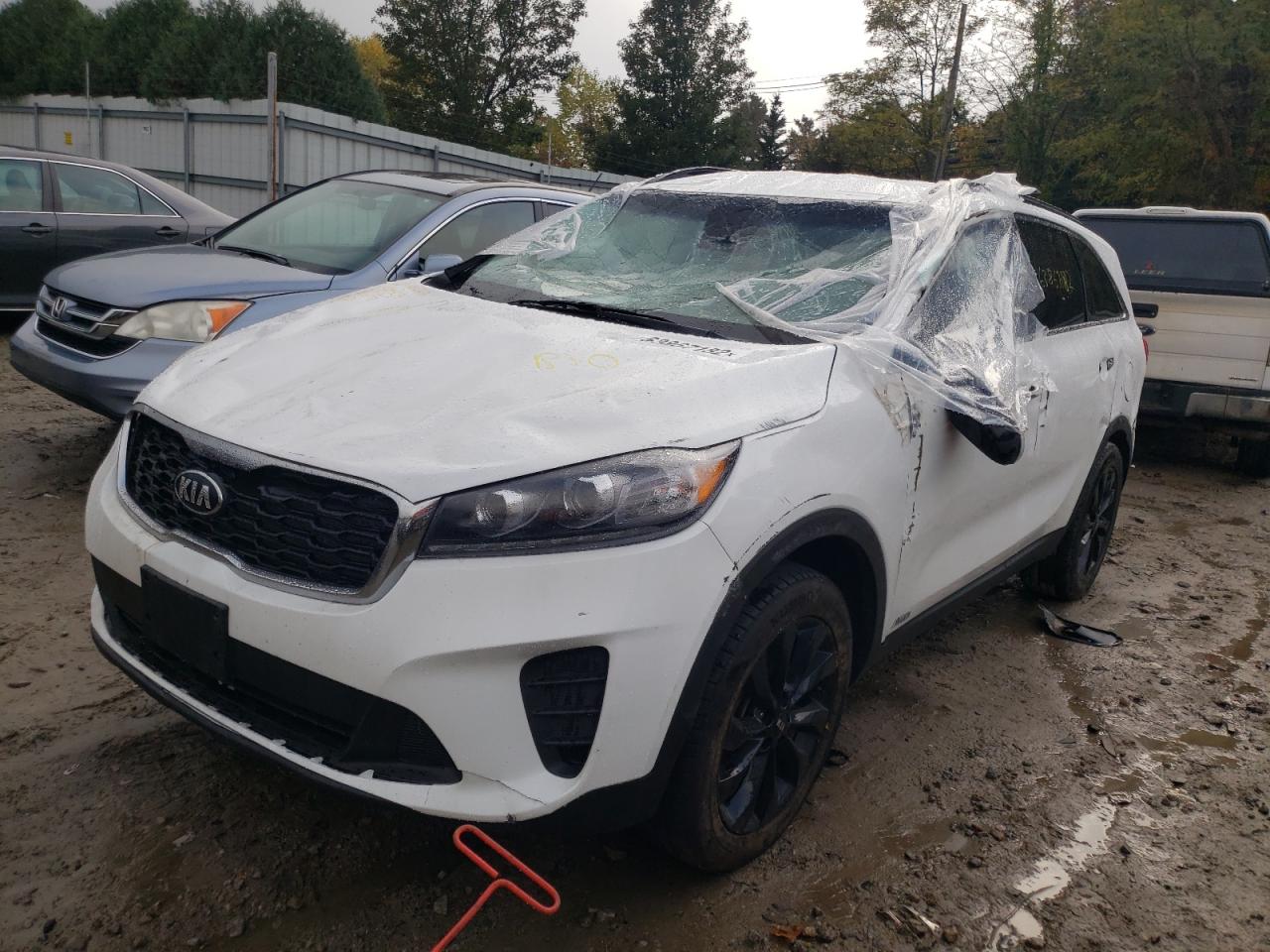 Image 2 of 2019 KIA SORENTO LX 2019 with VIN 5XYPGDA56KG587202