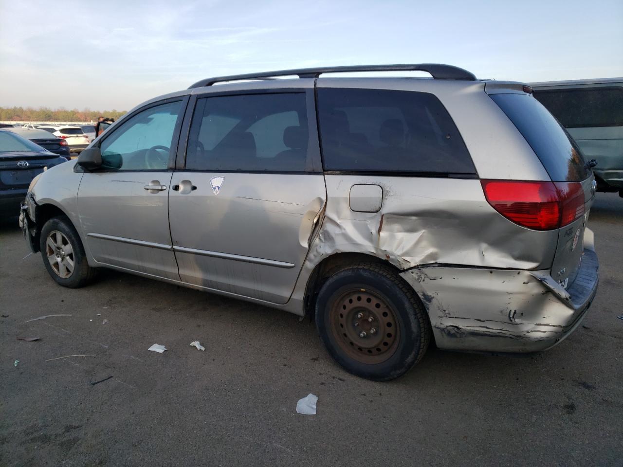 Image 2 of 2005 TOYOTA SIENNA CE 2005 with VIN 5TDZA23C65S378477