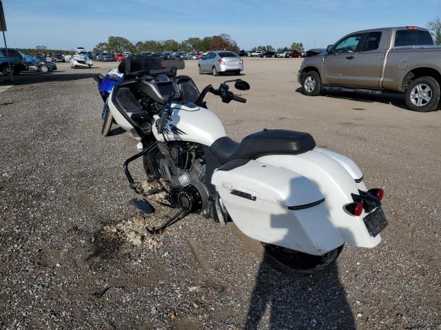 Obraz 3 z 2020 INDIAN MOTORCYCLE CO. CHALLENGER DARK HORSE 2020 z VIN 56KLCDRR5L3385579