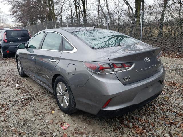 Image 2 of 2019 HYUNDAI SONATA HYBRID 2019 with VIN KMHE24L36KA085108