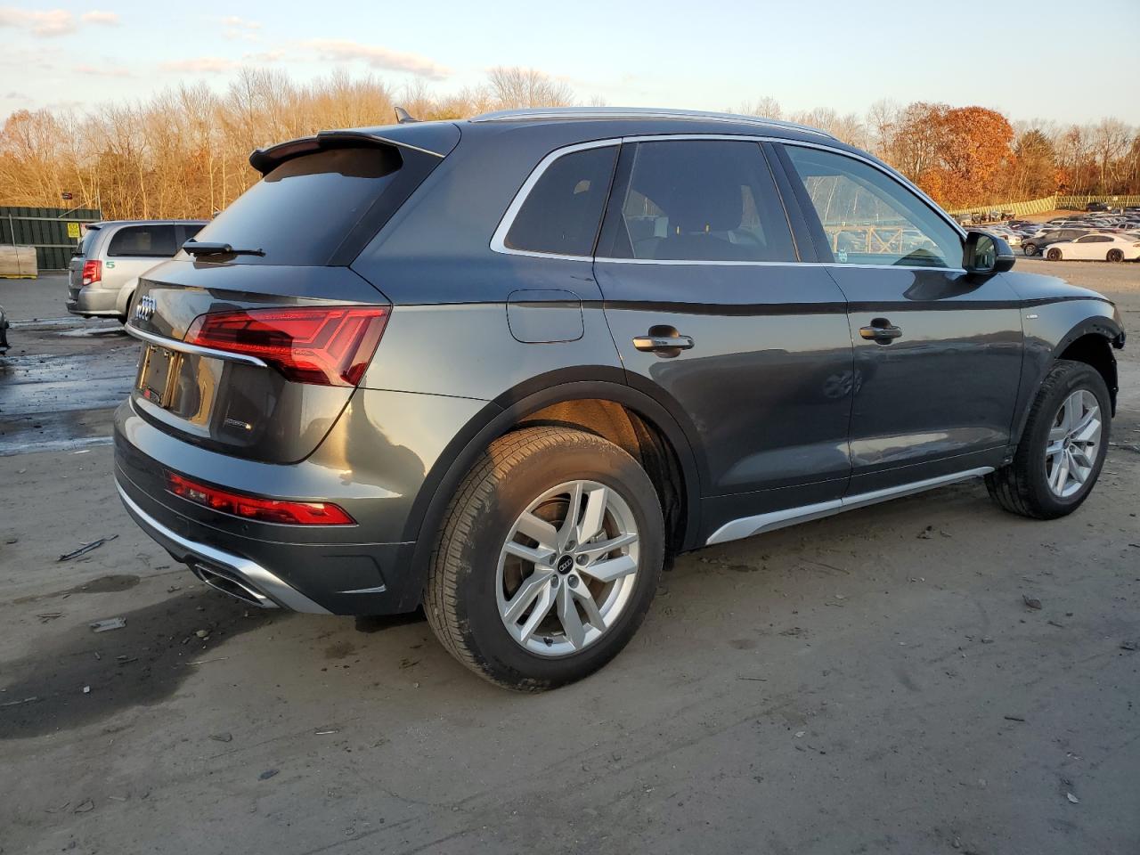 Obraz 3 z 2023 AUDI Q5 PREMIUM 45 2023 z VIN WA1GAAFY8P2110690
