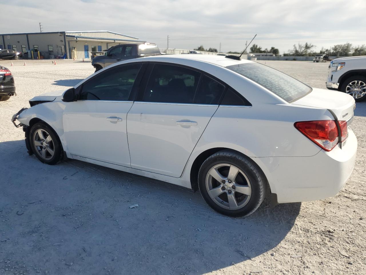 Obraz 2 z 2016 CHEVROLET CRUZE LIMITED LT 2016 z VIN 1G1PE5SB3G7195985