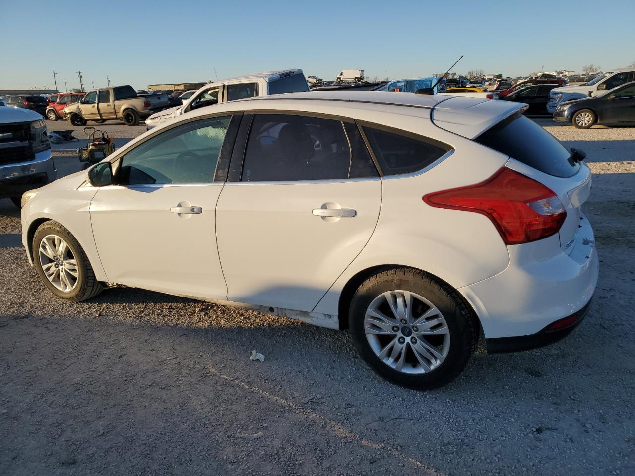 Image 2 of 2012 FORD FOCUS SEL 2012 with VIN 1FAHP3M29CL404032