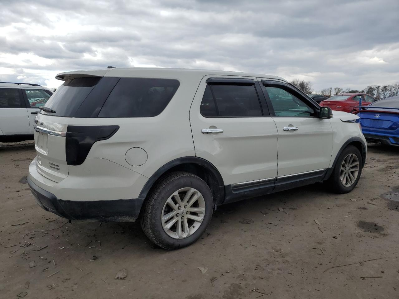 Image 3 of 2011 FORD EXPLORER XLT 2011 with VIN 1FMHK8D87BGA53246