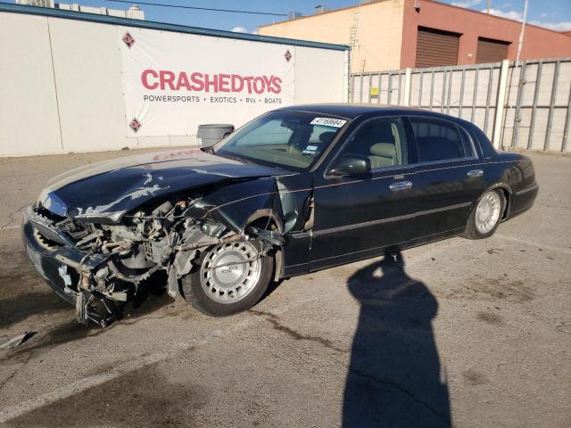Image 1 of 2001 LINCOLN TOWN CAR EXECUTIVE 2001 with VIN 1LNHM81W01Y695510