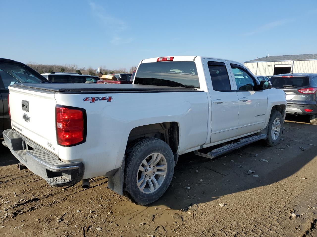 Image 3 of 2016 CHEVROLET SILVERADO K1500 LT 2016 with VIN 1GCVKREC1GZ105658