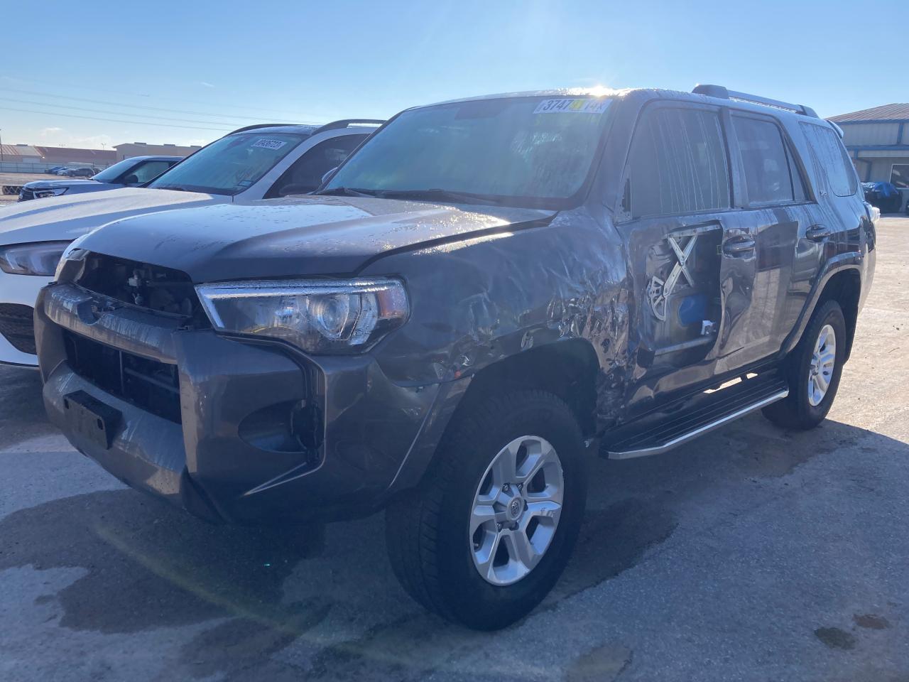 Image 1 of 2019 TOYOTA 4RUNNER SR5 2019 with VIN JTEZU5JR7K5199667