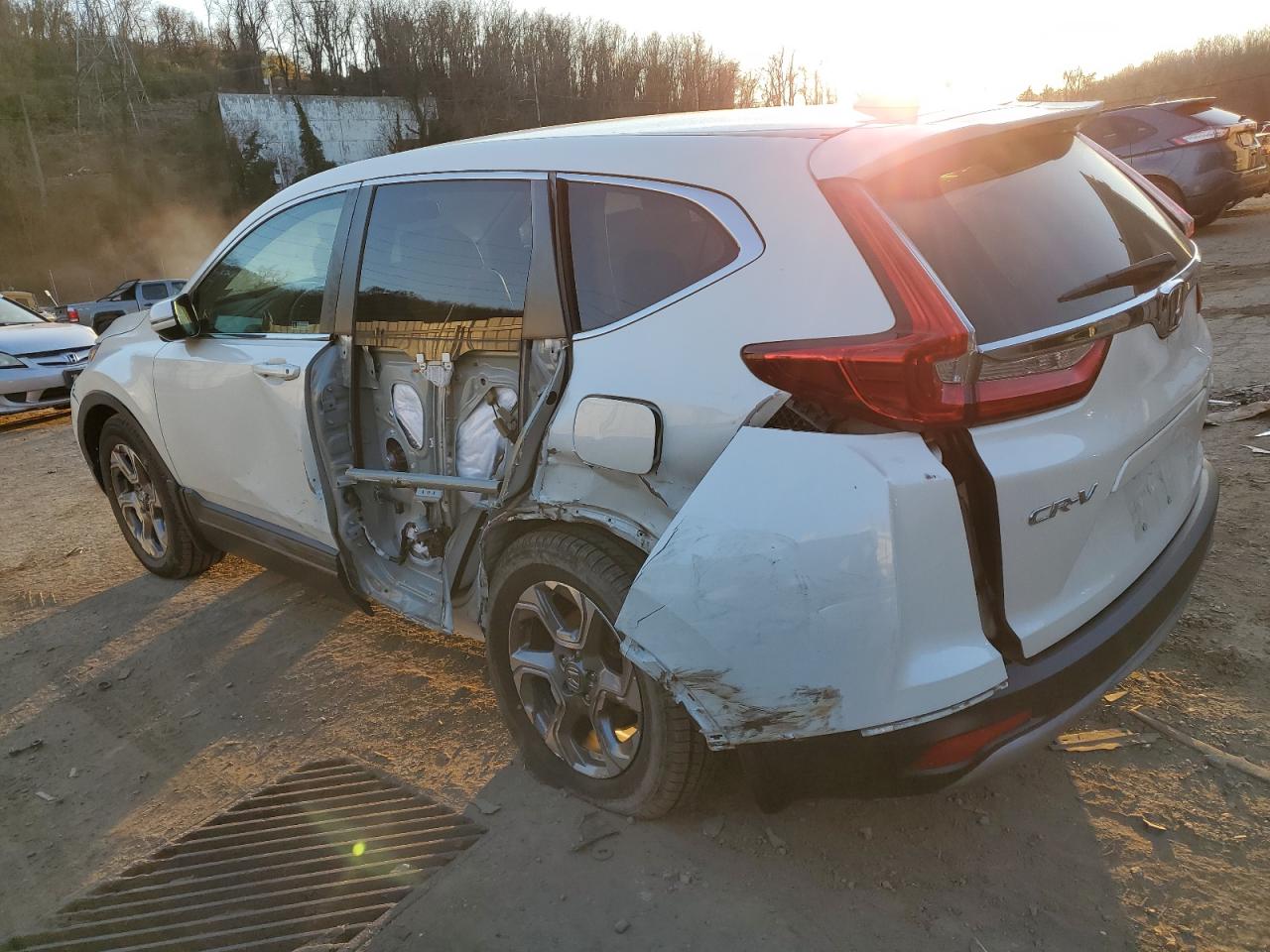 Image 2 of 2018 HONDA CR-V EXL 2018 with VIN 2HKRW2H86JH659846