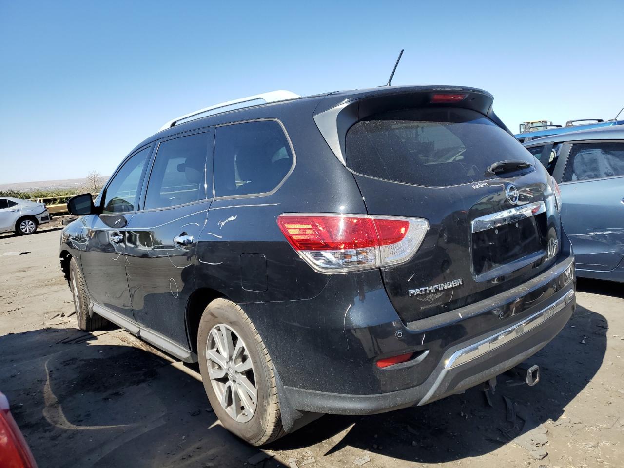 Image 2 of 2015 NISSAN PATHFINDER S 2015 with VIN 5N1AR2MN4FC708279