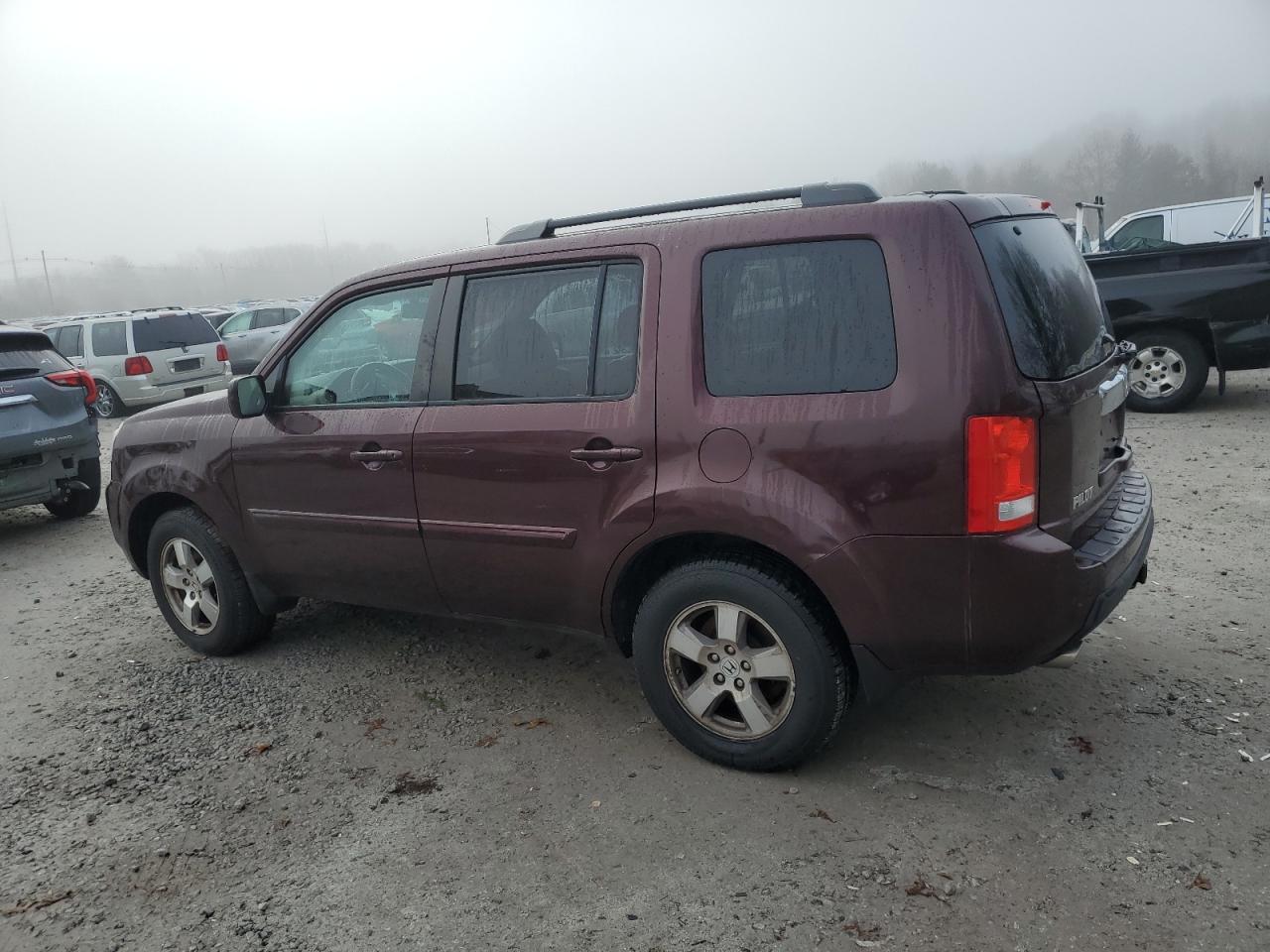 Image 2 of 2011 HONDA PILOT EXL 2011 with VIN 5FNYF4H66BB087389