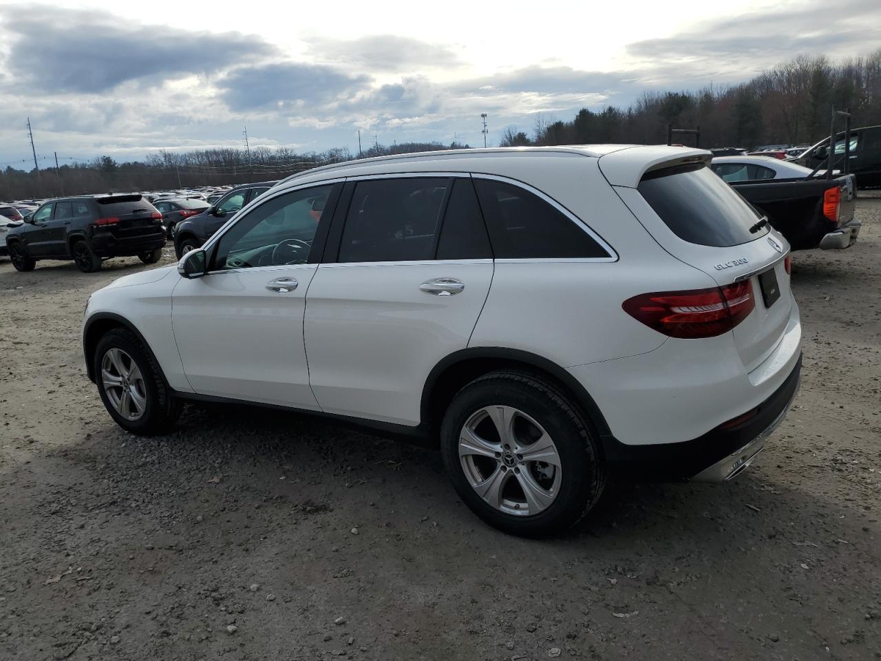Obraz 2 z 2018 MERCEDES-BENZ GLC 300 4MATIC 2018 z VIN WDC0G4KBXJV100574