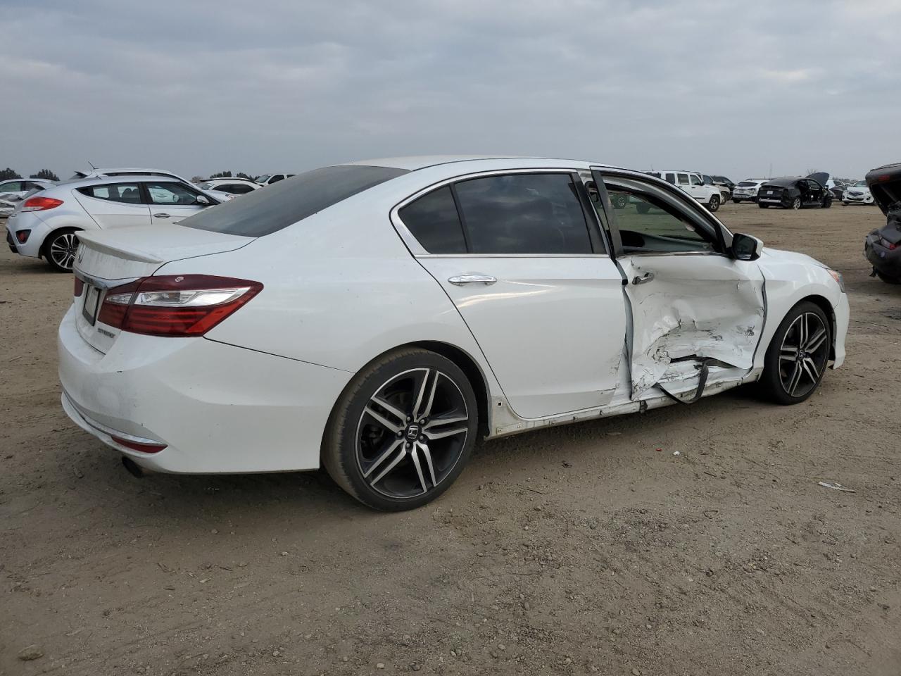 Изображение 3 2016 HONDA ACCORD SPORT 2016 с VIN 1HGCR2F55GA238630