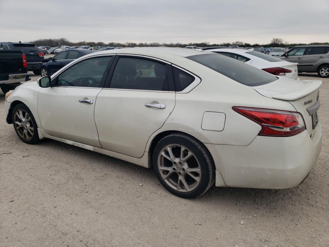 Image 2 of 2013 NISSAN ALTIMA 2.5 2013 with VIN 1N4AL3APXDN569395