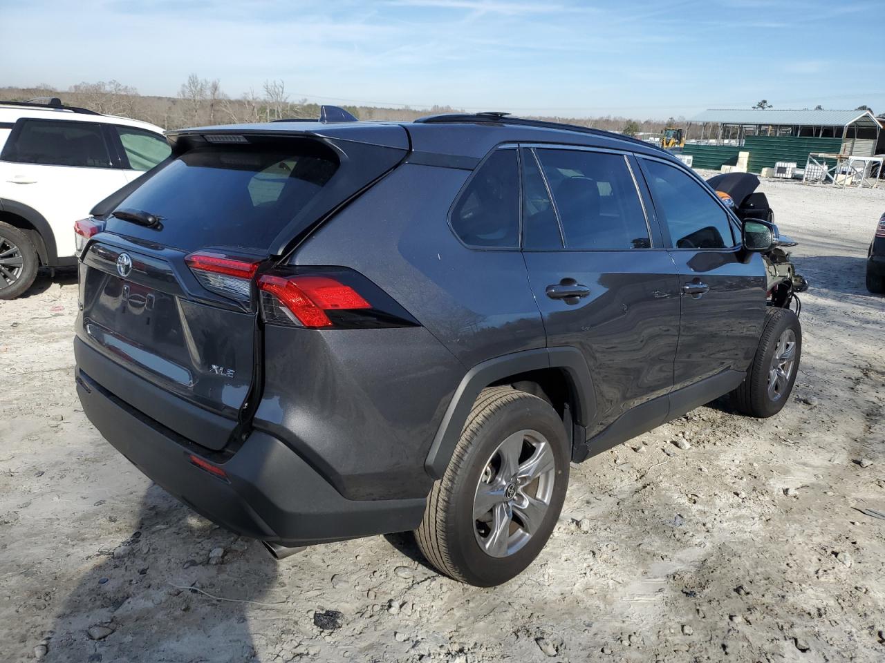 Изображение 3 2022 TOYOTA RAV4 XLE 2022 с VIN 2T3W1RFV2NC175501
