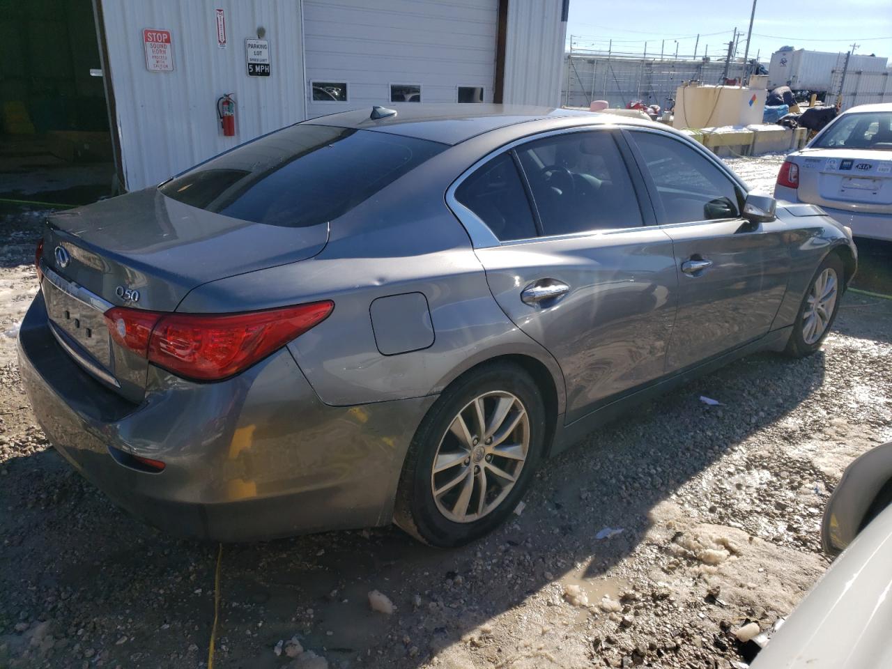 Obraz 3 z 2015 INFINITI Q50 BASE 2015 z VIN JN1BV7AP7FM343567