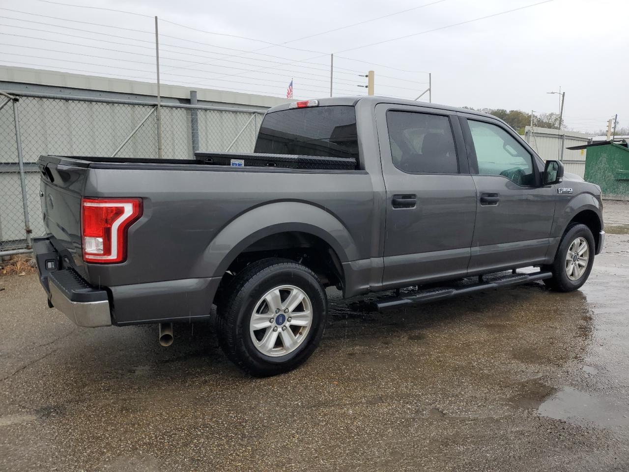 Image 3 of 2017 FORD F150 SUPERCREW 2017 with VIN 1FTEW1CF7HFA76401