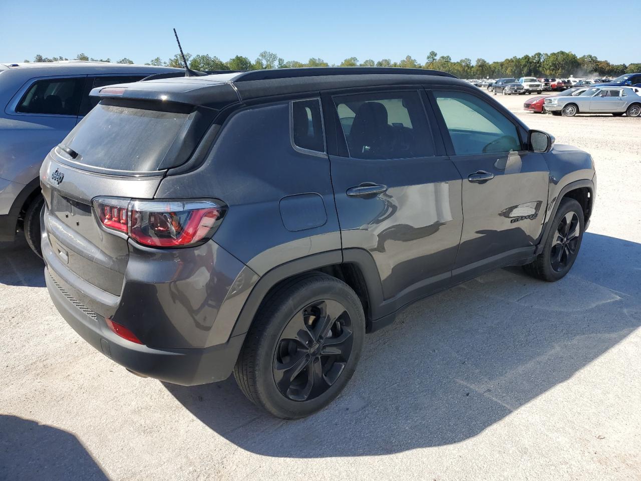 Изображение 3 Jeep Compass Latitude 2021 с VIN 3C4NJCBB7MT523351