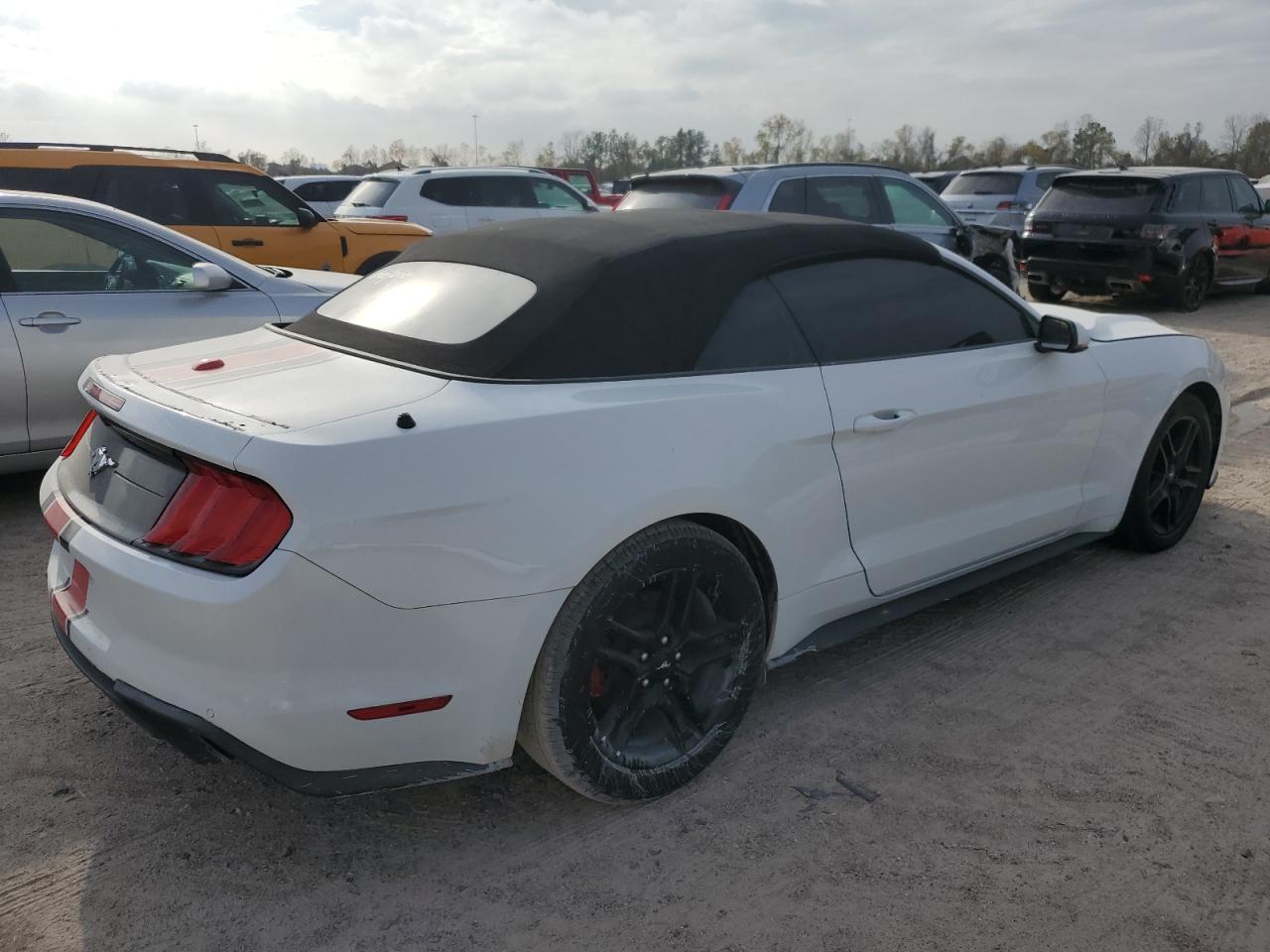 Image 3 of Ford Mustang 2020 with VIN 1FATP8UH3L5113199