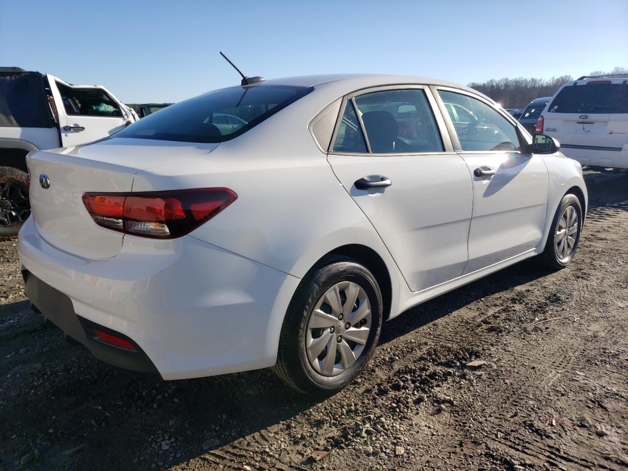 Image 3 of 2018 KIA RIO LX 2018 with VIN 3KPA24AB9JE060955
