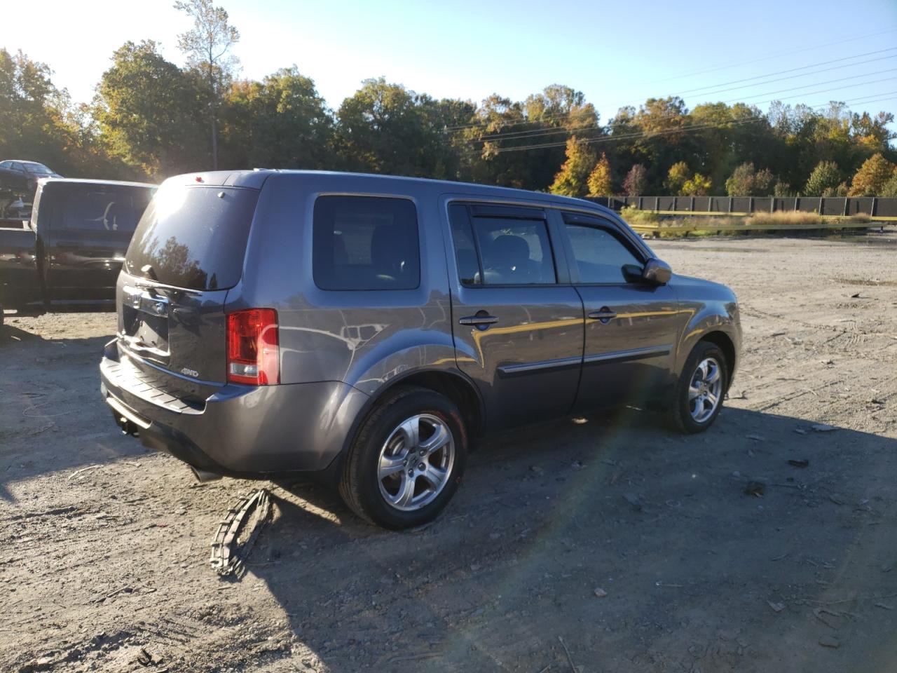 Image 3 of 2015 HONDA PILOT EXL 2015 with VIN 5FNYF4H51FB030417