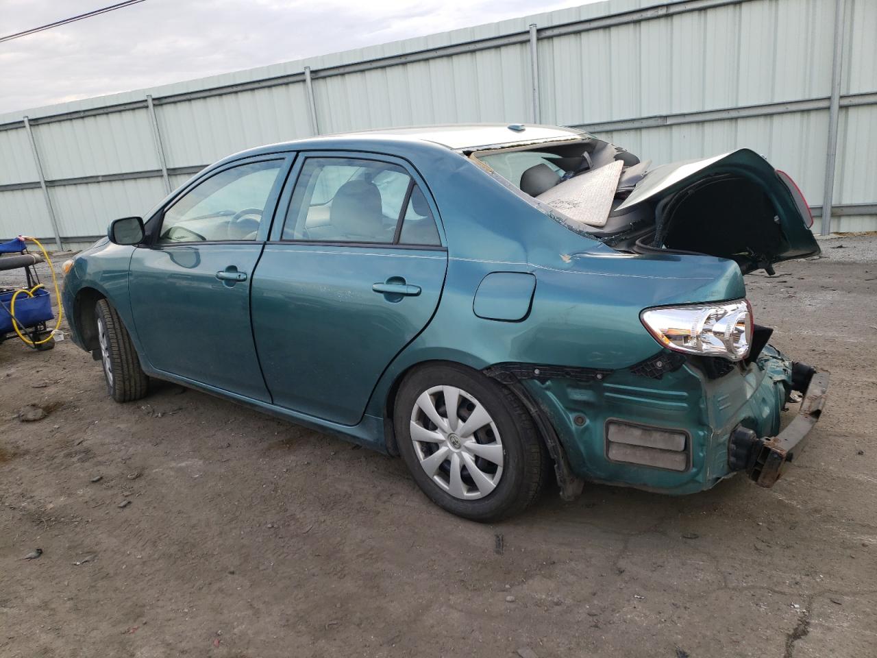 Obraz 2 z 2010 TOYOTA COROLLA BASE 2010 z VIN 1NXBU4EE5AZ173933