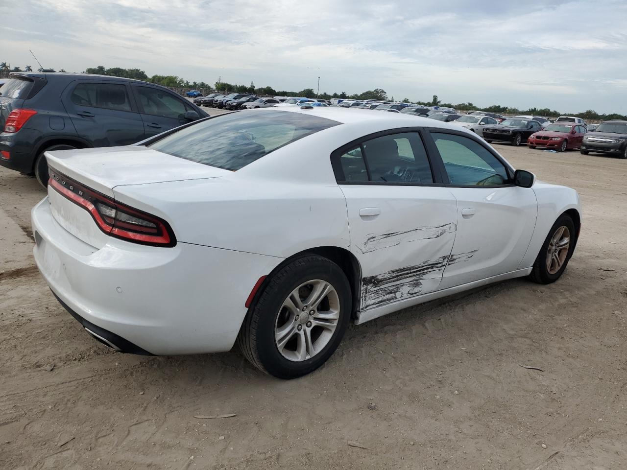 Obraz 3 z 2016 DODGE CHARGER SE 2016 z VIN 2C3CDXBGXGH192171