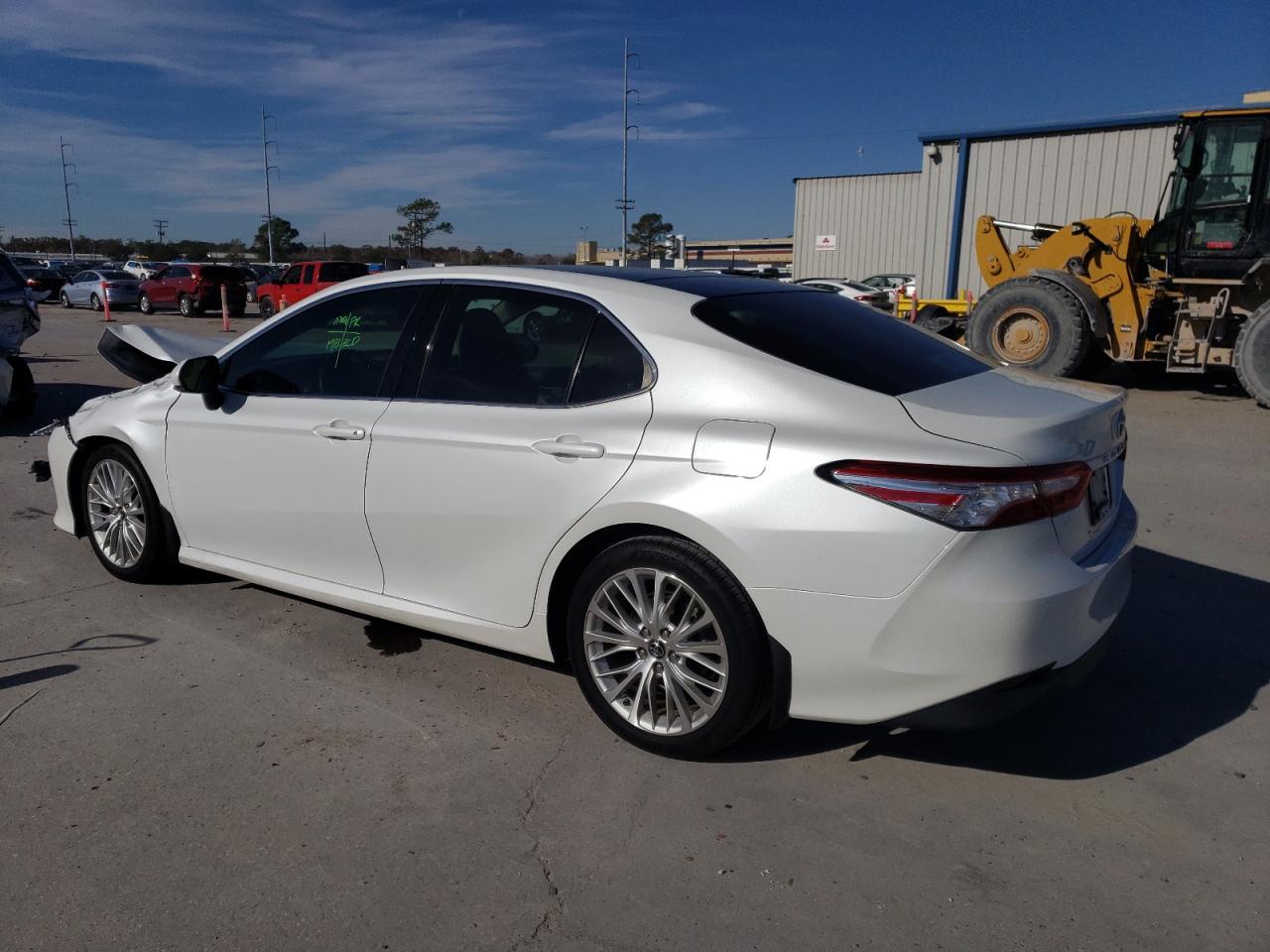Obraz 2 z 2018 TOYOTA CAMRY L 2018 z VIN 4T1B11HK2JU052950