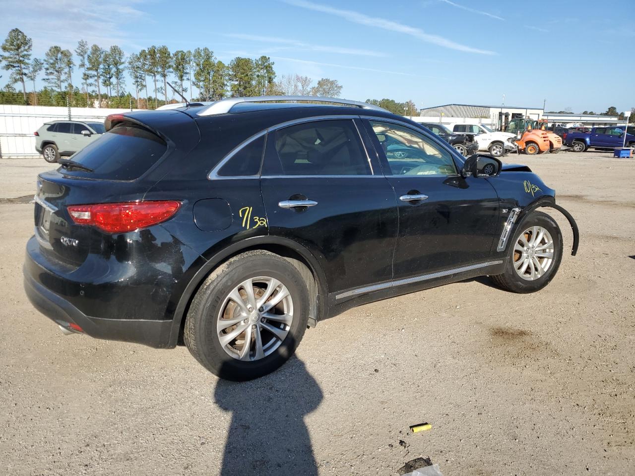 Image 3 of 2015 INFINITI QX70  2015 with VIN JN8CS1MUXFM381517