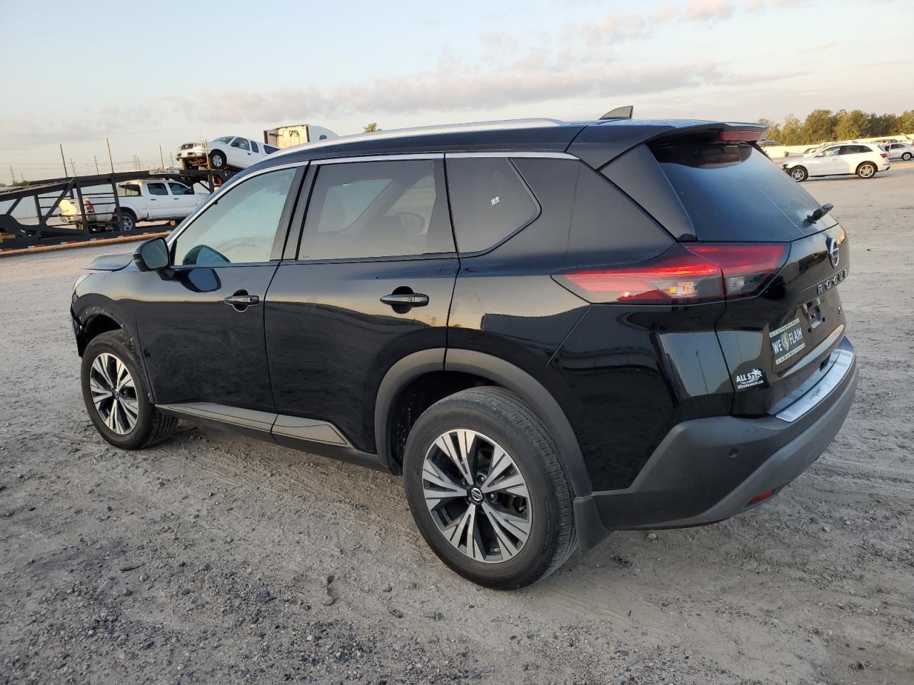 Image 2 of 2021 NISSAN ROGUE SV 2021 with VIN 5N1AT3BAXMC819679