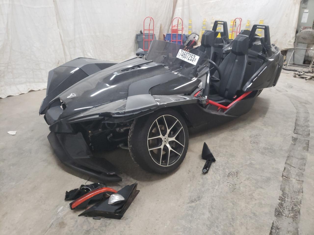 Obraz 2 z 2016 POLARIS SLINGSHOT SL 2016 z VIN 57XAAPFA5G5110900