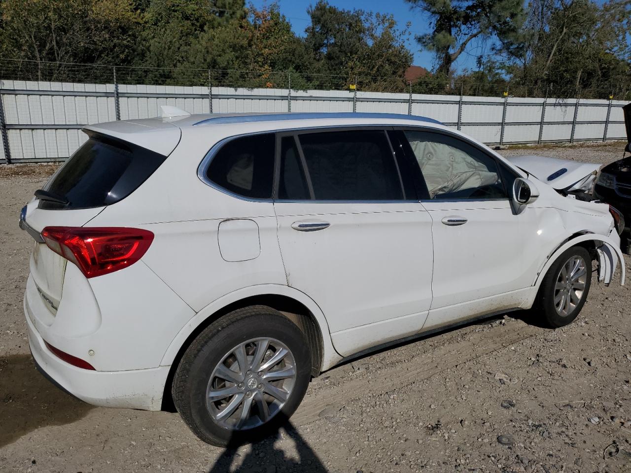 Obraz 3 z 2020 BUICK ENVISION ESSENCE 2020 z VIN LRBFX2SA0LD108945