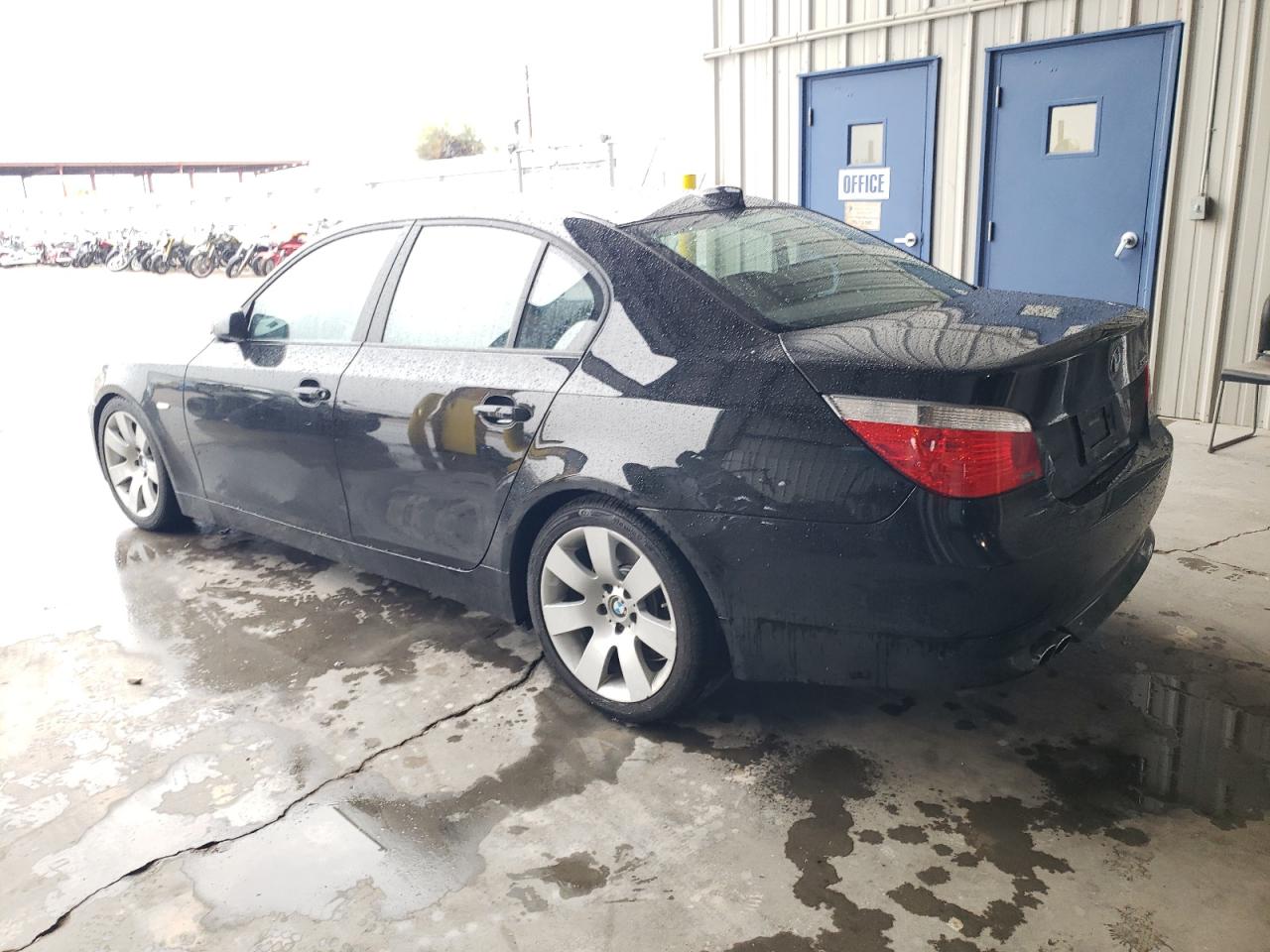 Image 2 of 2007 BMW 530 I 2007 with VIN WBANE73597CM58200