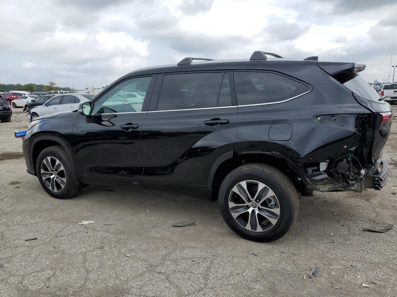 Изображение 2 2023 TOYOTA HIGHLANDER L 2023 с VIN 5TDKDRBH7PS043245