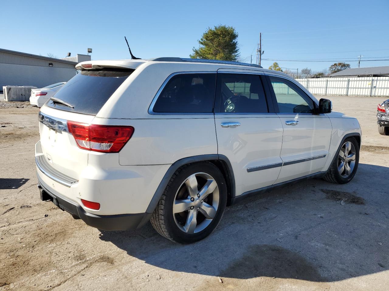 Image 3 of 2012 JEEP GRAND CHEROKEE OVERLAND 2012 with VIN 1C4RJFCT8CC111878