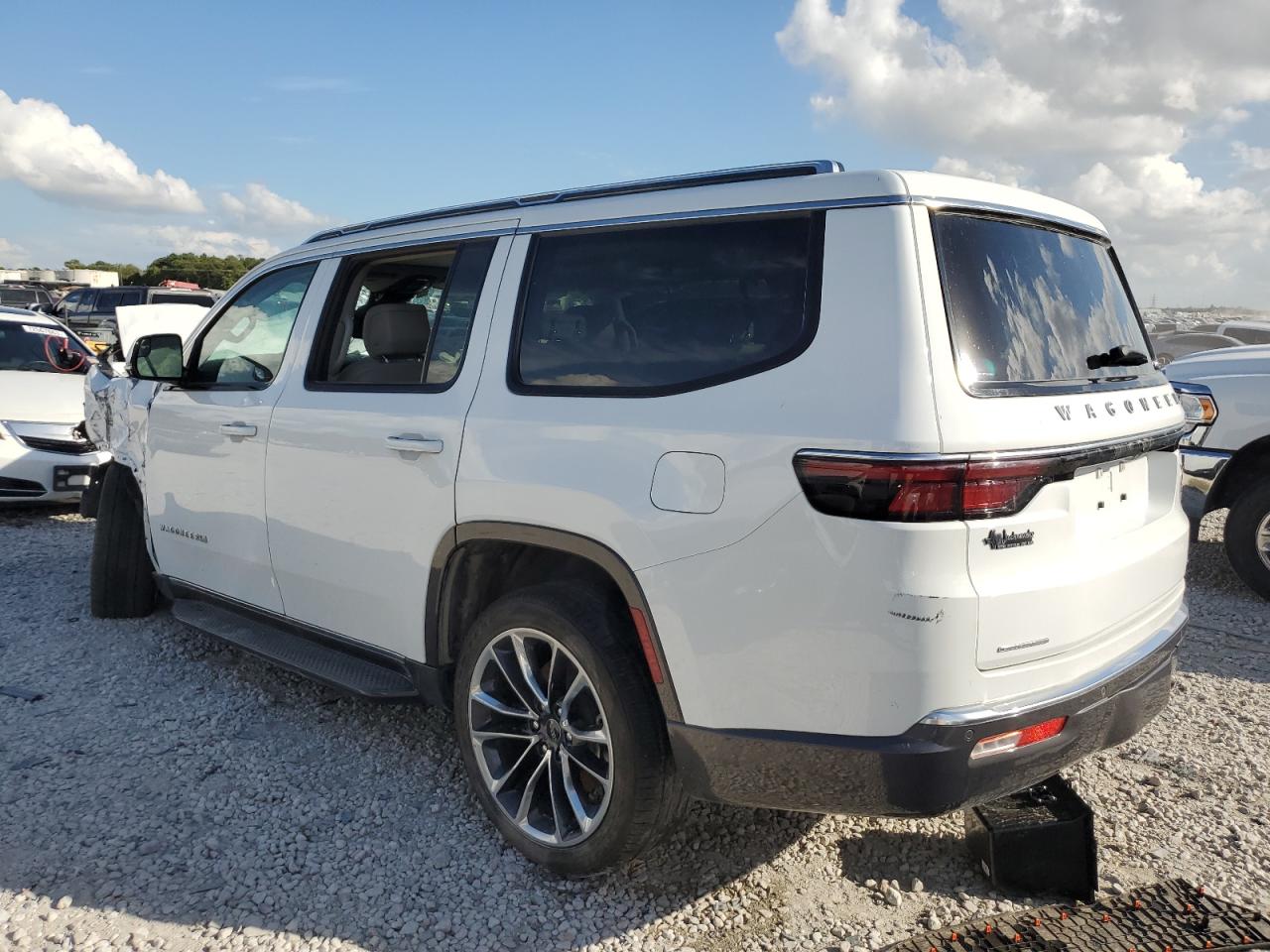 Image 2 of 2022 JEEP WAGONEER SERIES II 2022 with VIN 1C4SJVBT7NS135563