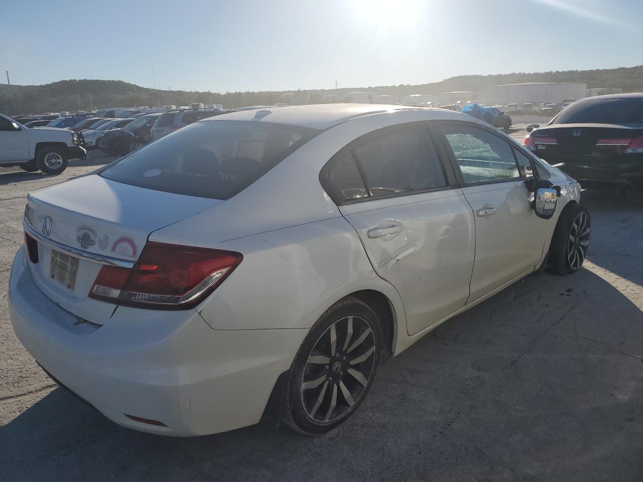 Image 3 of 2015 HONDA CIVIC EXL 2015 with VIN 19XFB2F90FE066750