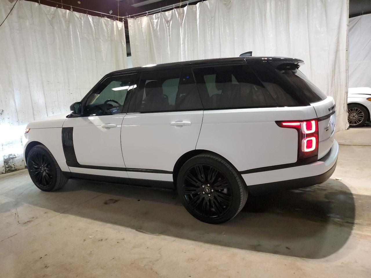 Obraz 2 z 2021 LAND ROVER RANGE ROVER HSE WESTMINSTER EDITION 2021 z VIN SALGS2RU4MA453444