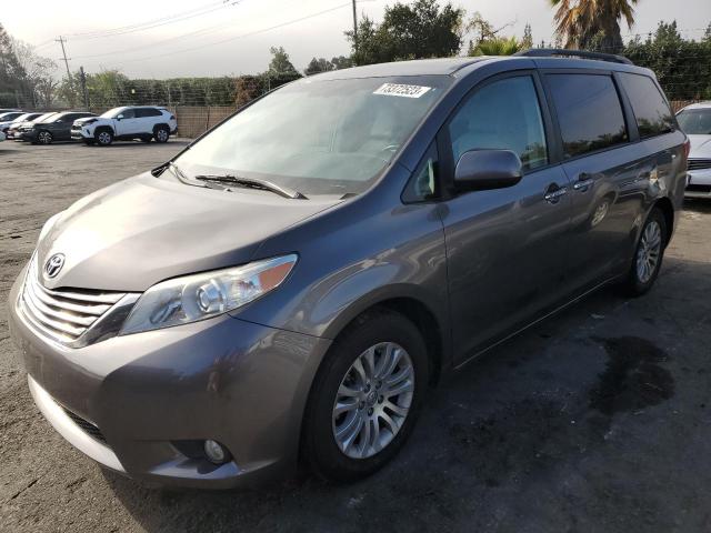 2017 TOYOTA SIENNA XLE 2017 image