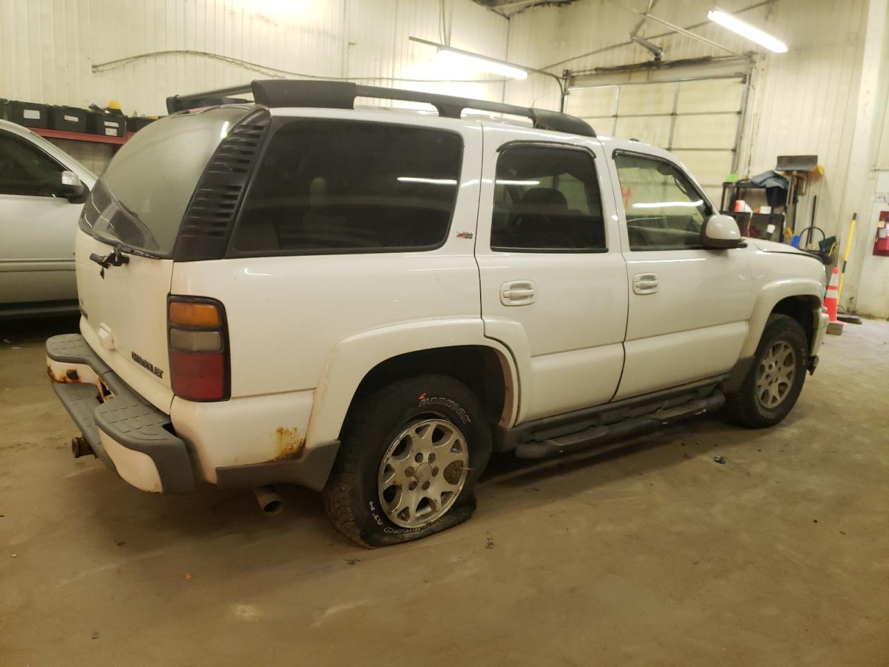 Image 3 of 2005 CHEVROLET TAHOE K1500 2005 with VIN 1GNEK13T45R168407